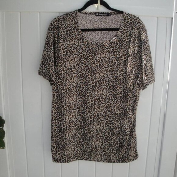 Allegra K Top Women's Size 42=Large Short Sleeve Knit Animal Print - Picture 1 of 3